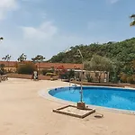 A&A Apartment In Blue Horizon Przno With Pool