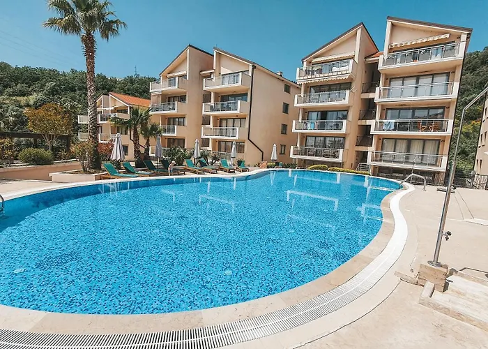 A&A Apartment In Blue Horizon Przno With Pool
