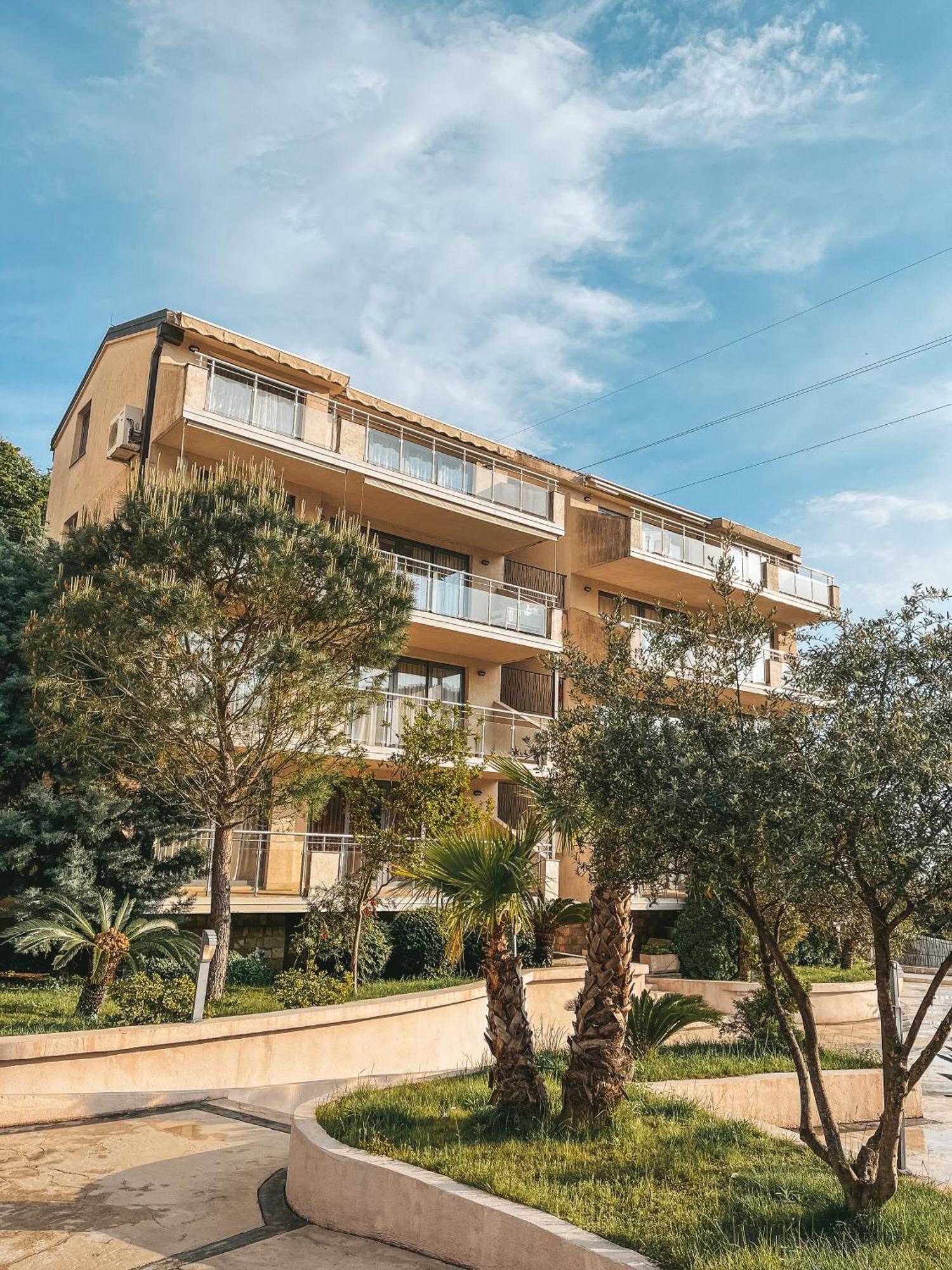 Apartment A&a In Blue Horizon Przno With Pool Budva